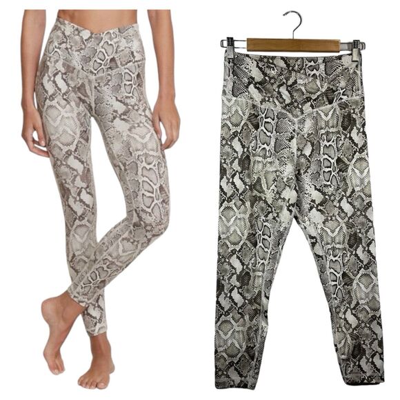 Victorias Secret Leggings Womens 12 Cloud Crossover Snake Ankle Pants Gray - Picture 1 of 15